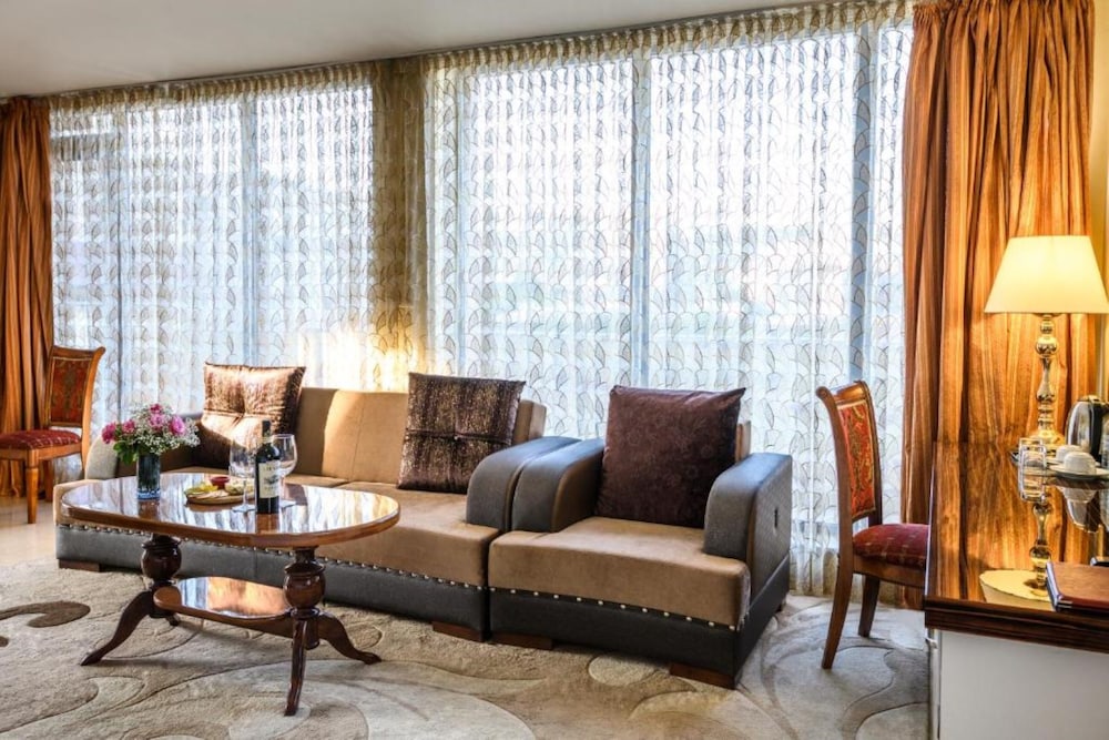 Royal Plaza by Stellar Hotels, Yerevan 30/50