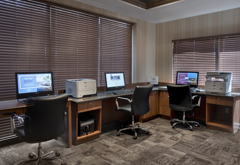 Hampton Inn Boston Logan Airport 30/38