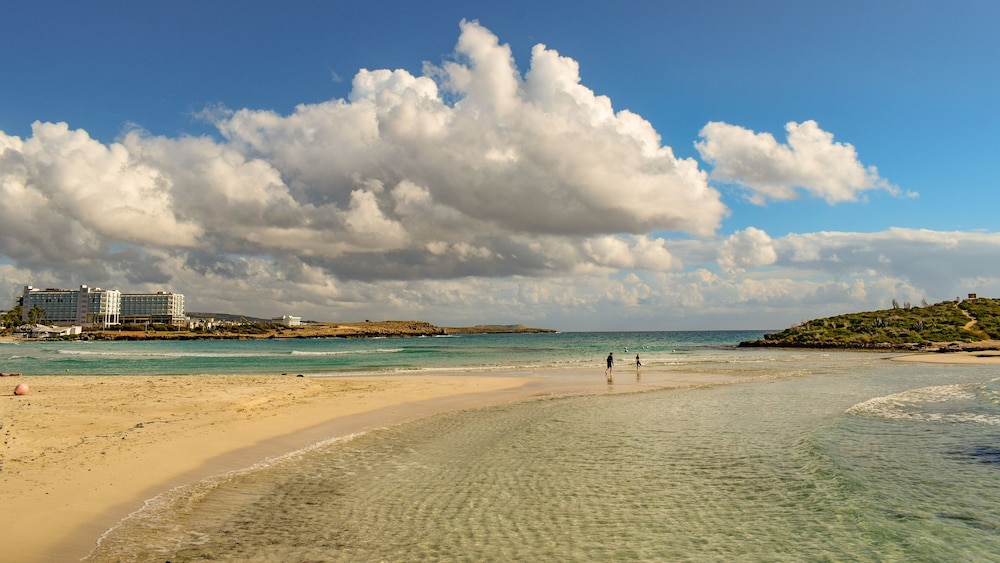 Nissiblu Beach Resort 66/75