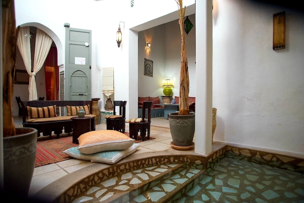 Riad Safir 25/49
