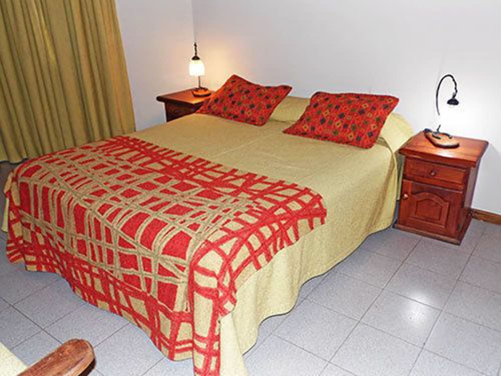 ROOM, QUADRUPLE
