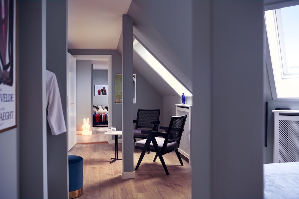 Coco Hotel 34/43
