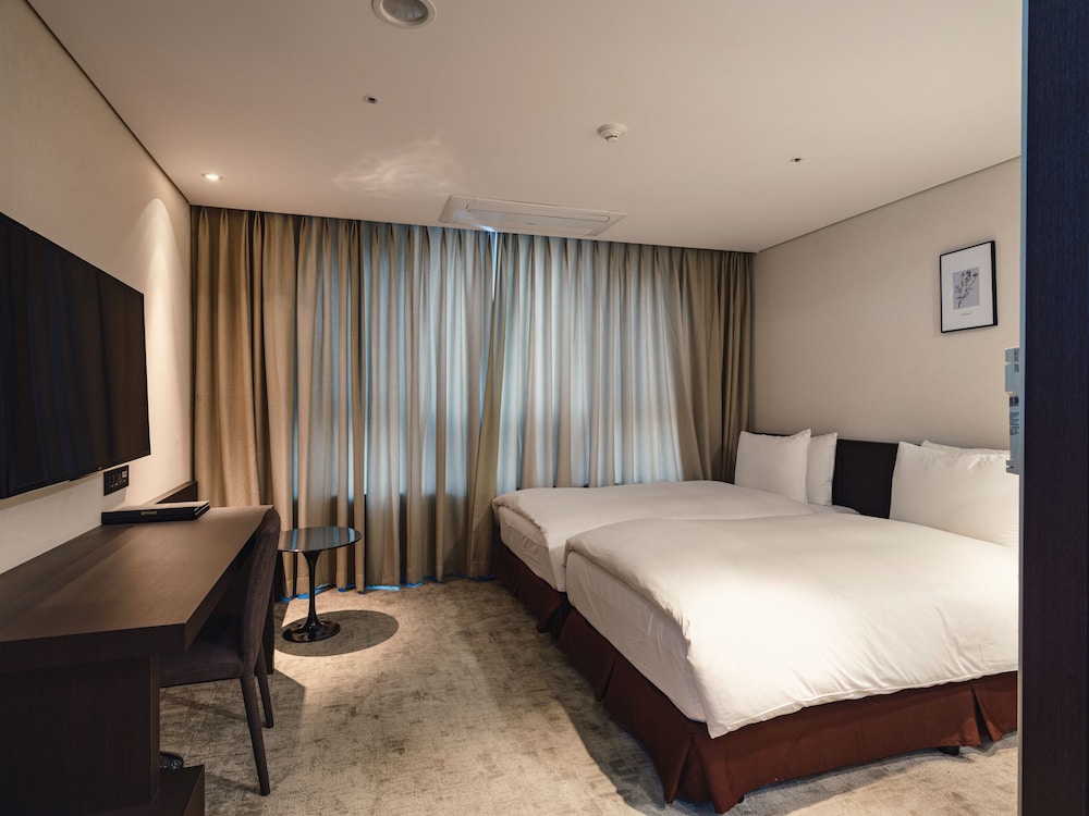Ramada Encore by Wyndham CheonAn 24/50