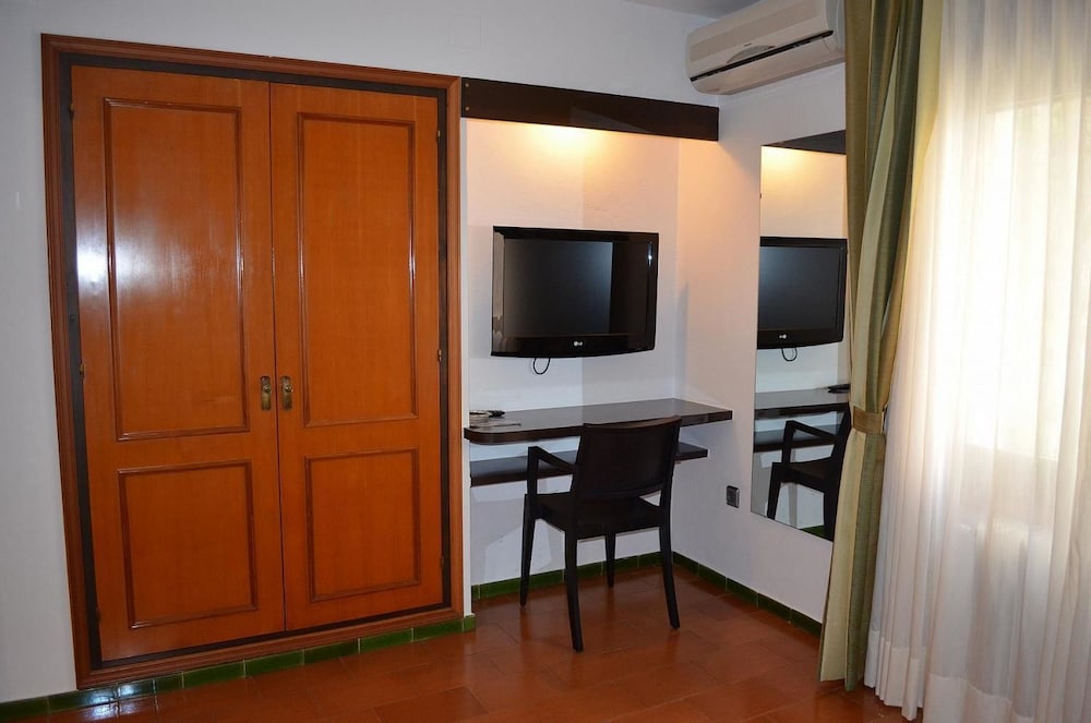 Hotel Santa Anna 38/50