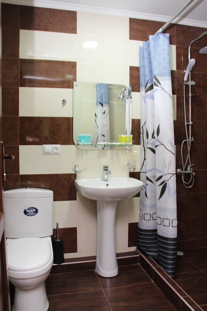 Hotel Monopoli Kutaisi 50/50