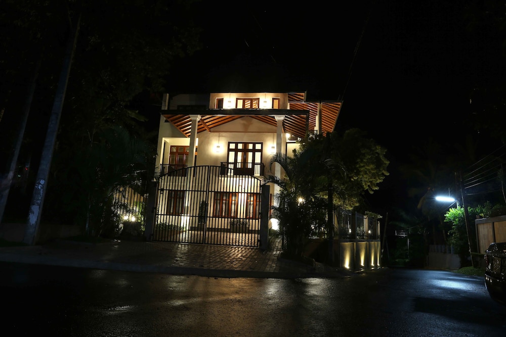 Rivora Residence 3/50