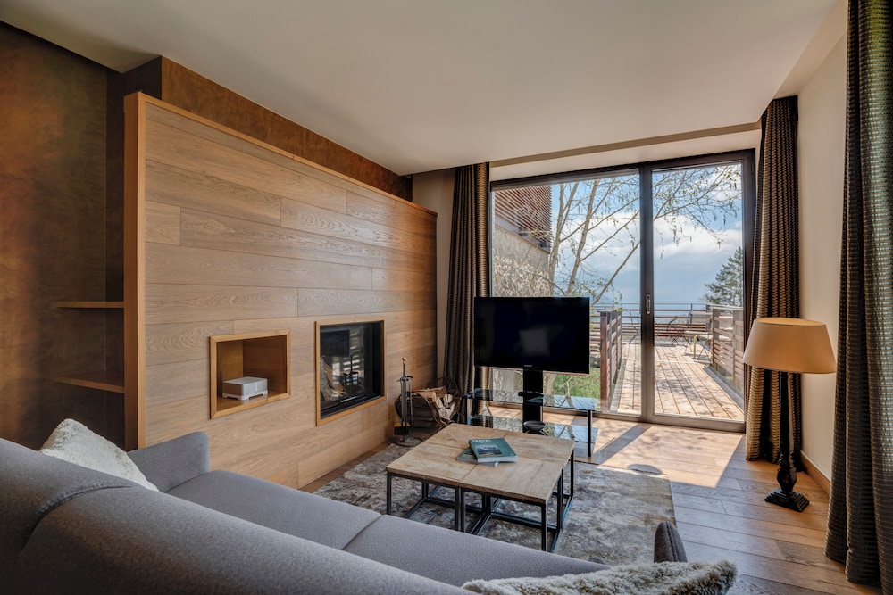 Relais Chateaux Chateau Des Avenieres 38/46