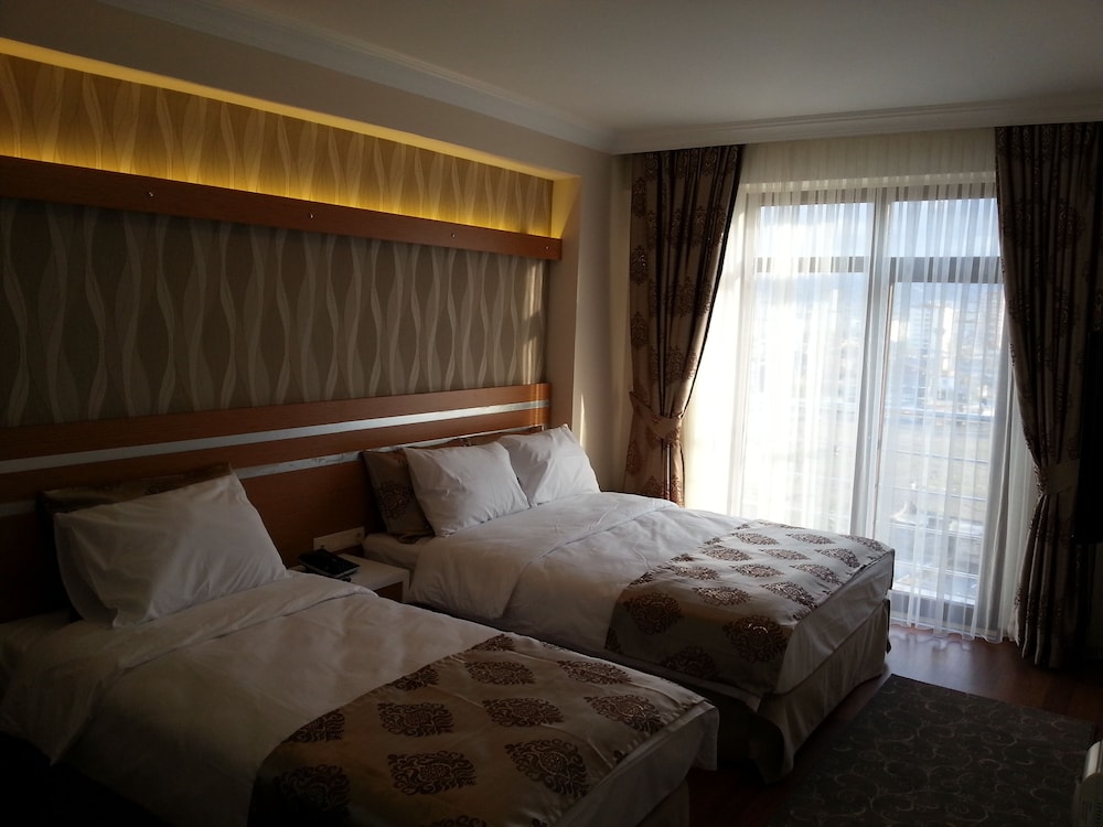 Room, Triple, 1 Double and 1 Single Bed