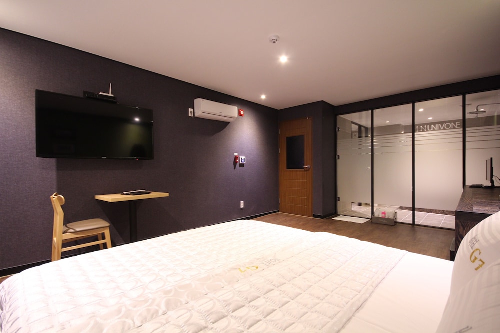 G7 Hotel 13/42