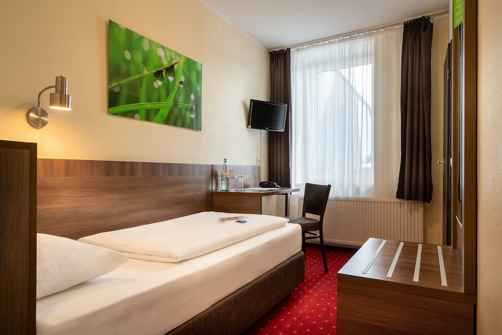 Hotel Leonet 23/71