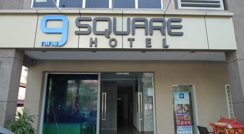 9 Square Hotel 2/31