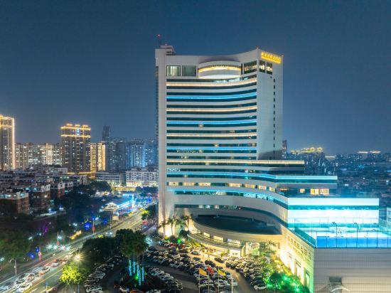 Ruian International Hotel Parking Lot 1/18