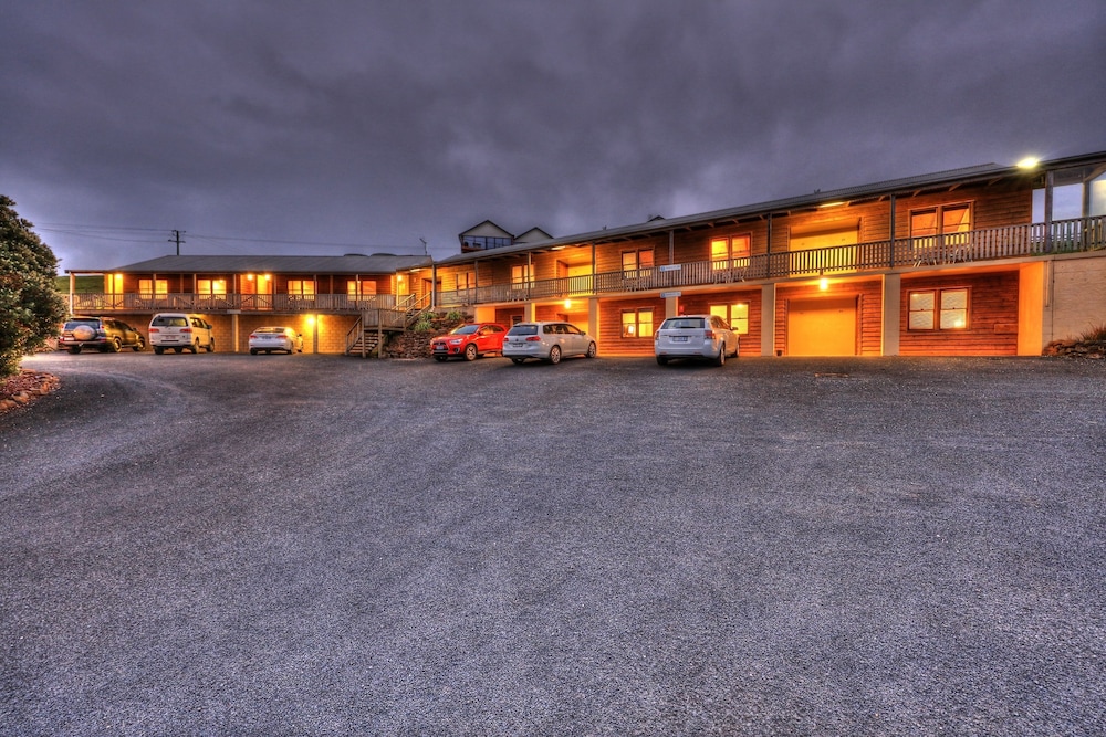 Stanley Seaview Inn 32/33