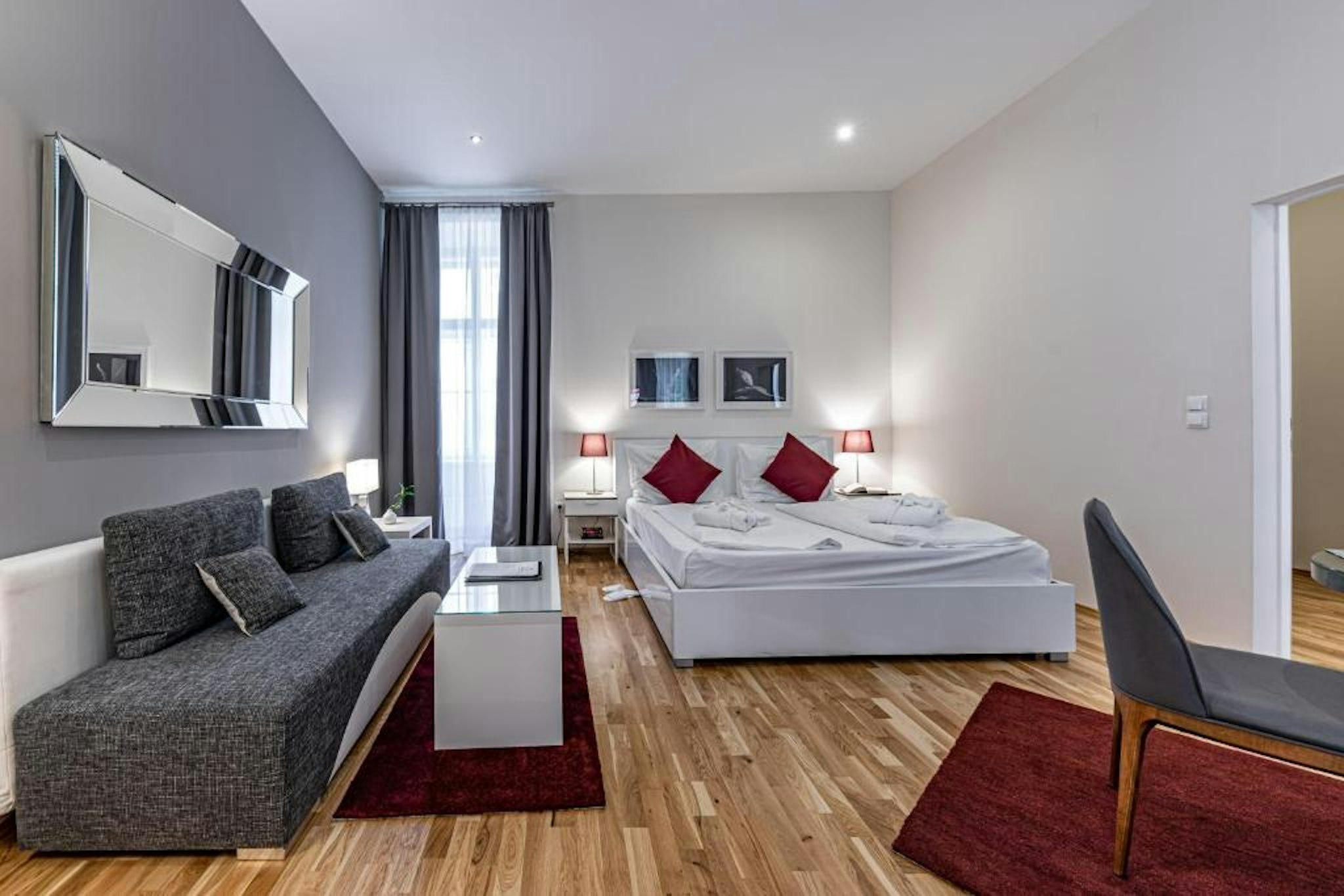 The Levante Rathaus Apartments. 12/60