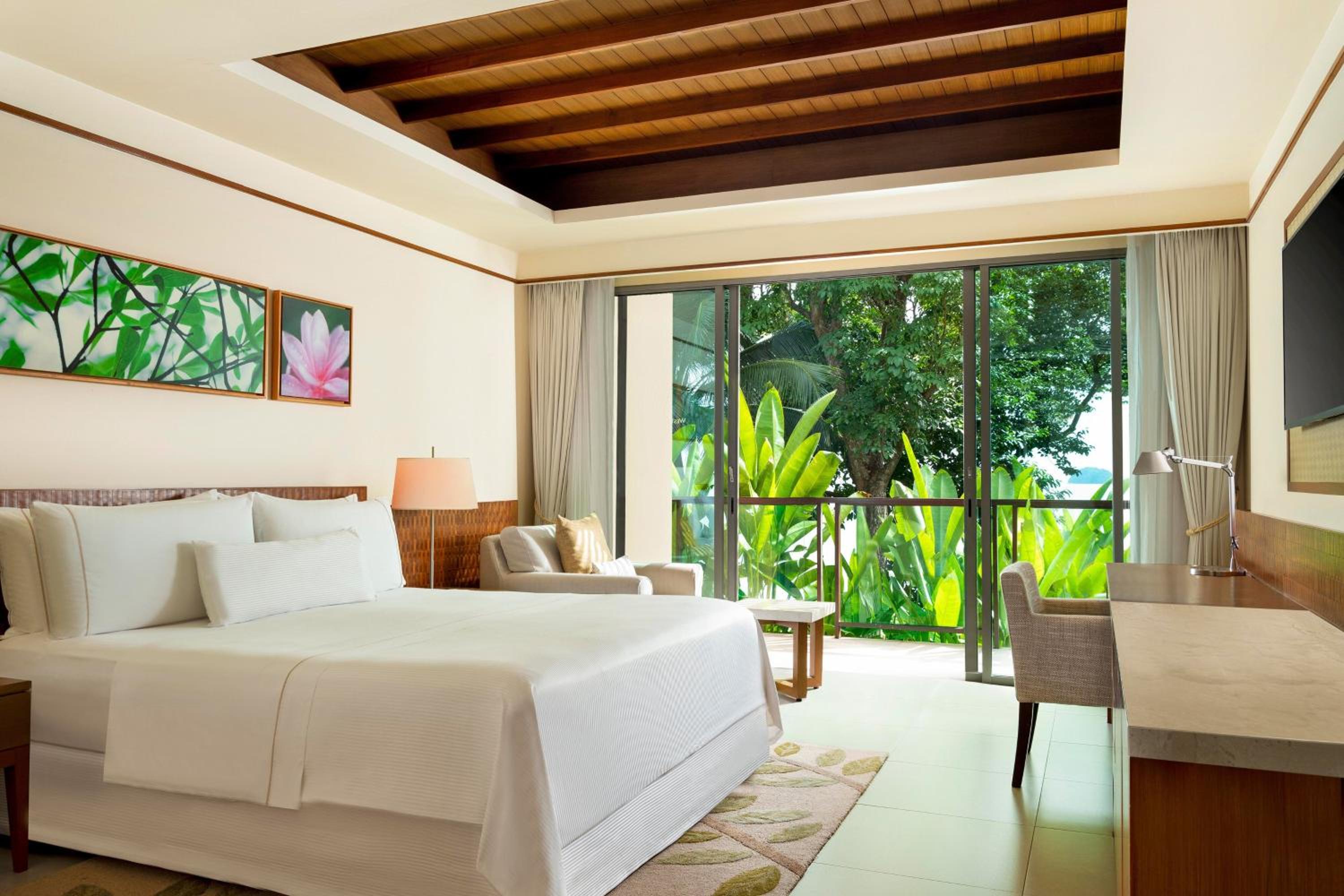 2 Bedrooms, Villa, King and Twin Beds, Ocean Front