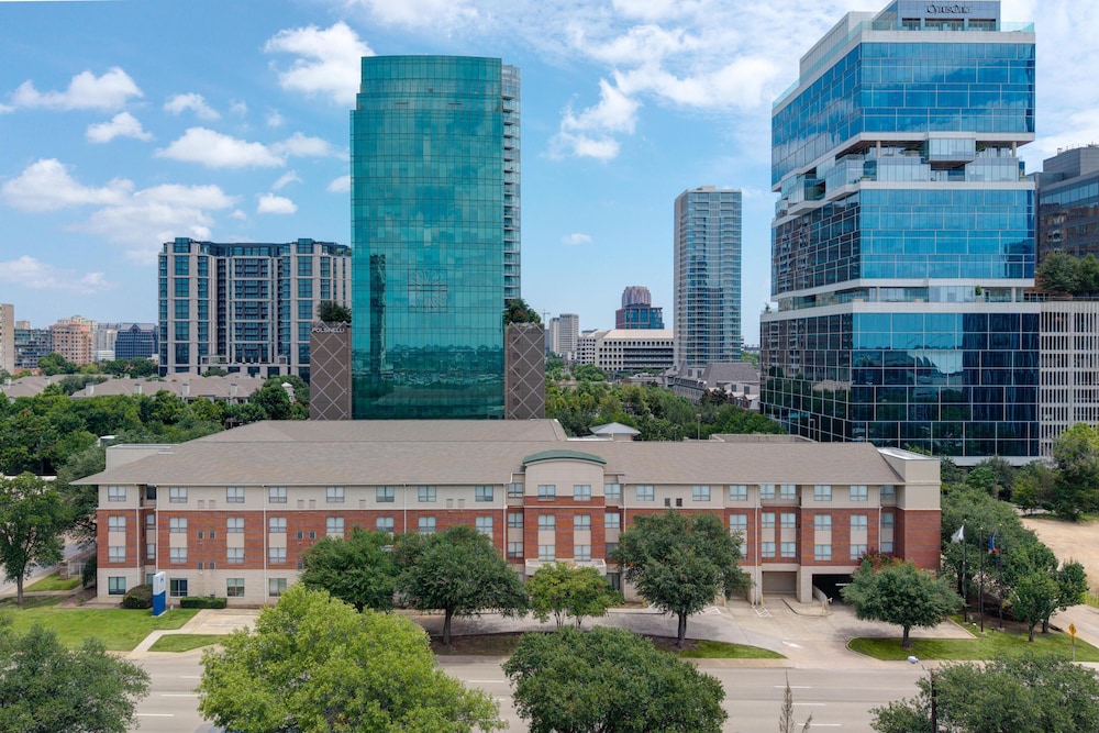 HYATT house Dallas/Uptown 69/71