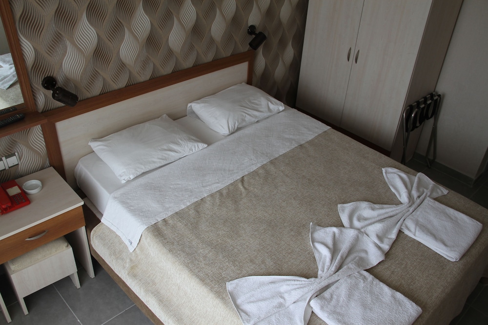 Saturn Hotel 15/46