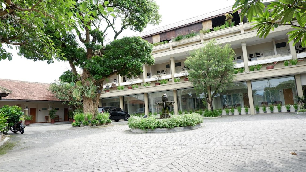 Hotel Catur 5/25
