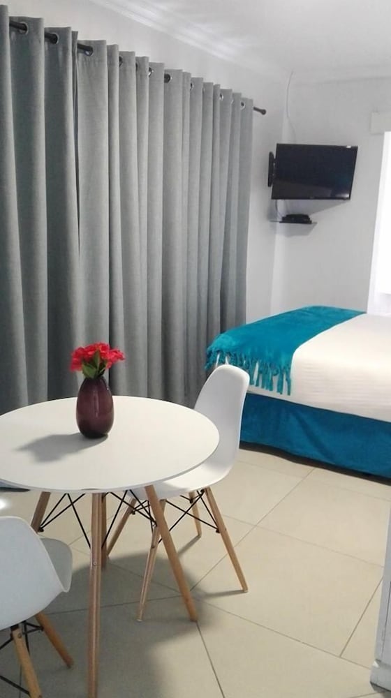 Saldanha Bay Lodge 24/32