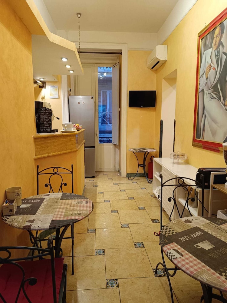 Schilizzi Hotel 38/50