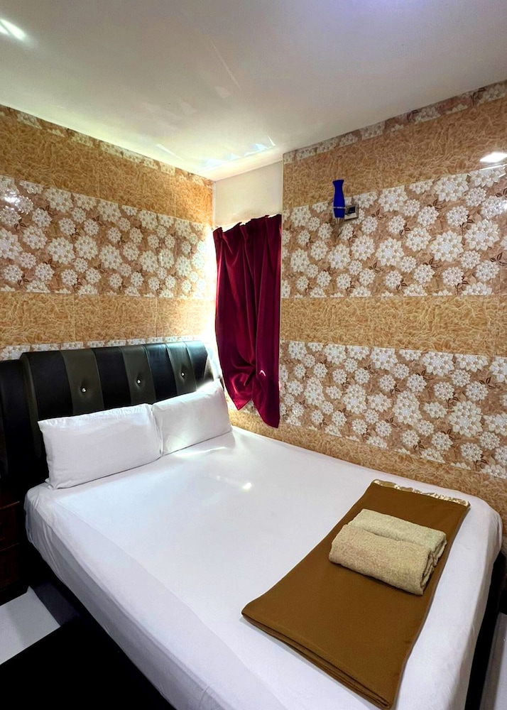 Ark Hotel Subang Airport 12/21
