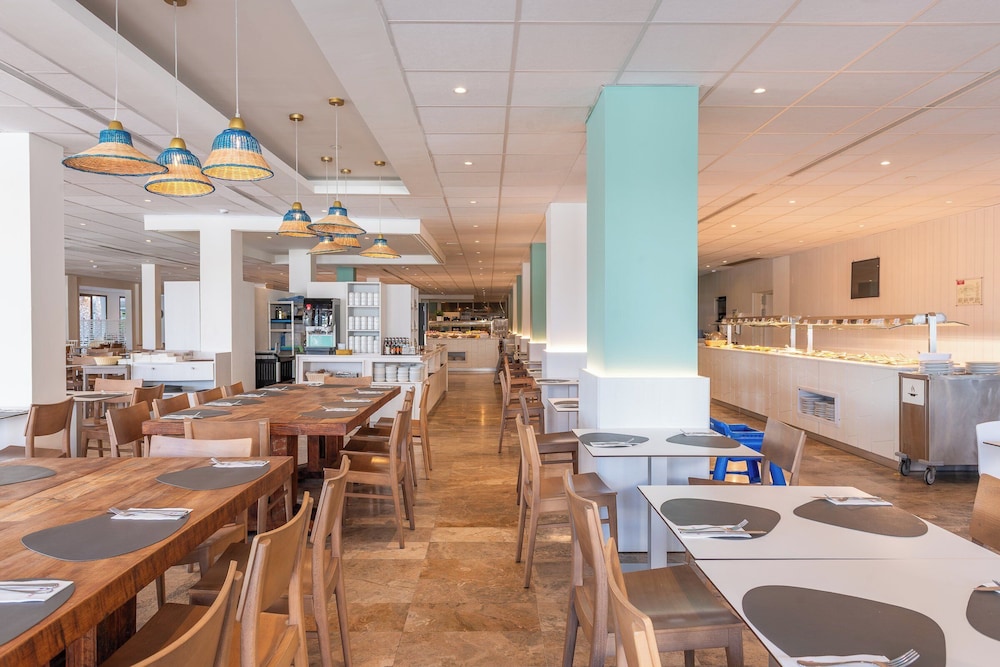 Leonardo Royal Ibiza Santa Eulalia 32/50