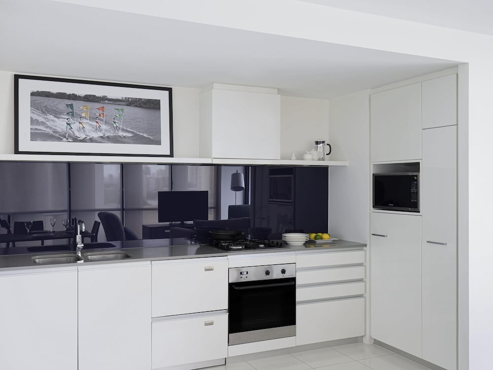 Mantra Circle on Cavill Surfers Paradise 39/50