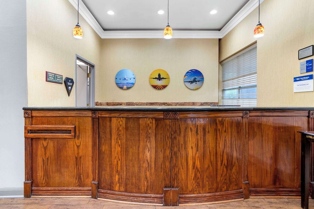 Best Western Plus Hobby Airport Inn and Suites 6/58