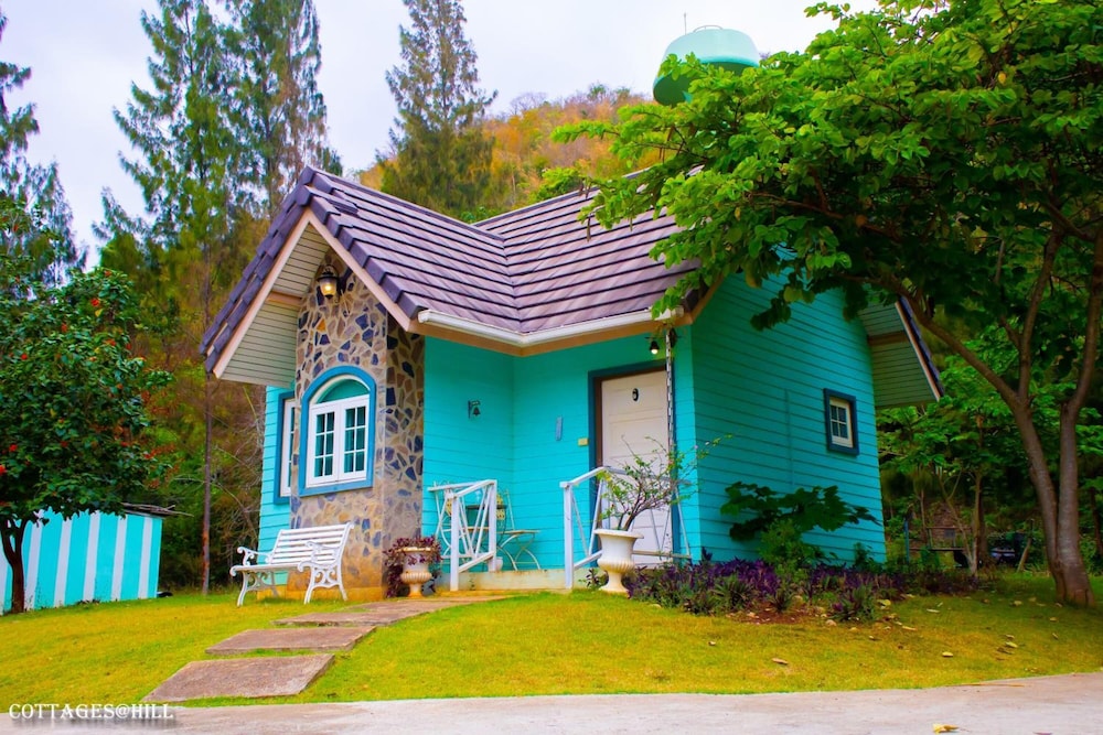 Cottages At Hill Resort 40/50