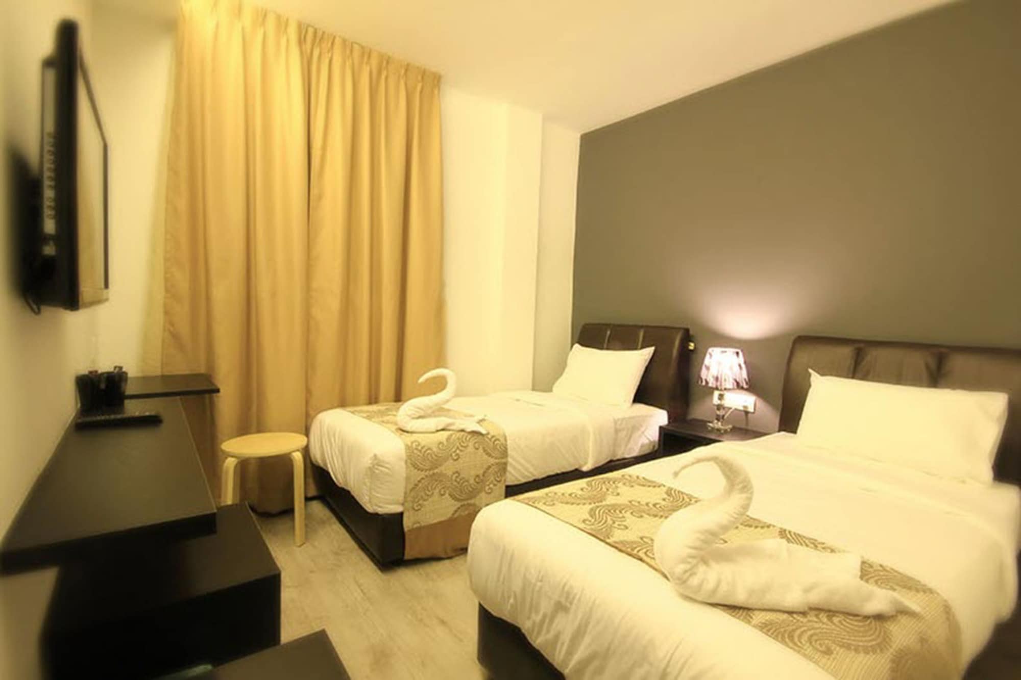 SUPERIOR, TWIN BEDS