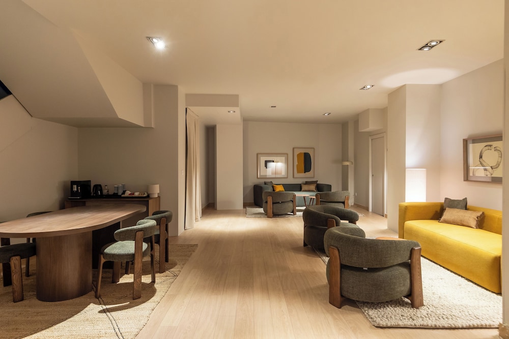 Colectia Hotel Urumea 41/76