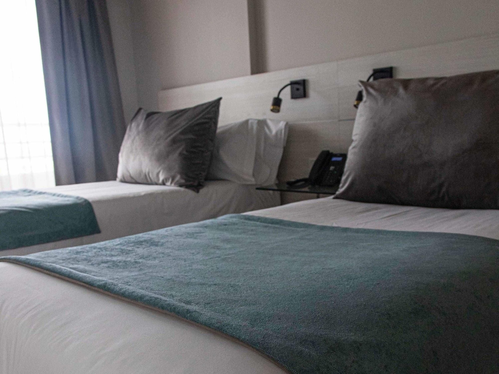 Mercure Rosario 25/58