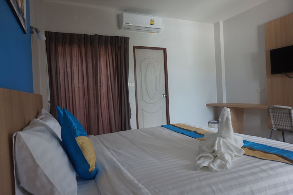 Phant At Thalang Service Apartment 17/32