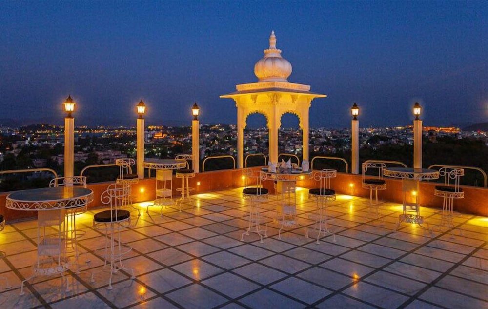 Regenta Central Mewargarh 33/43