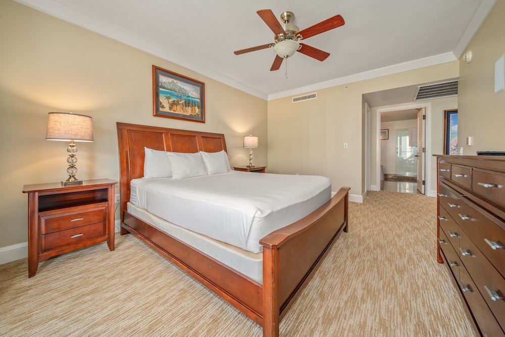 3 Bedrooms, Hokulani, Suite, 3 King Beds, Ocean View, 3 Bathrooms, Sofa