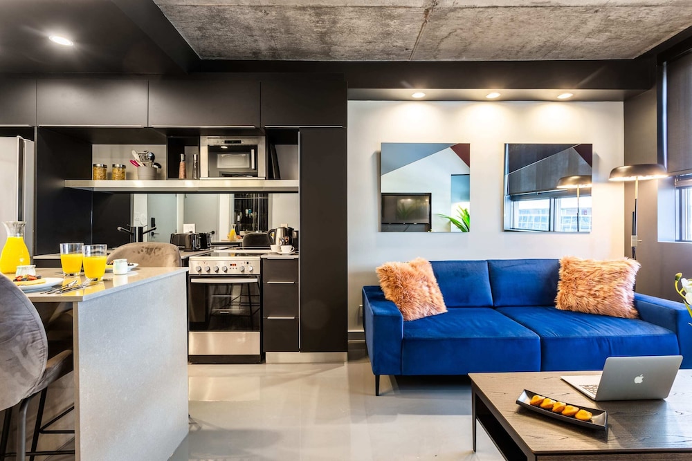 Pierce Boutique Apartments 57/73