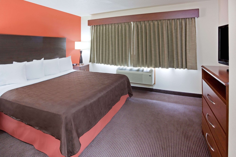Americinn By Wyndham Coon Rapids 12/42