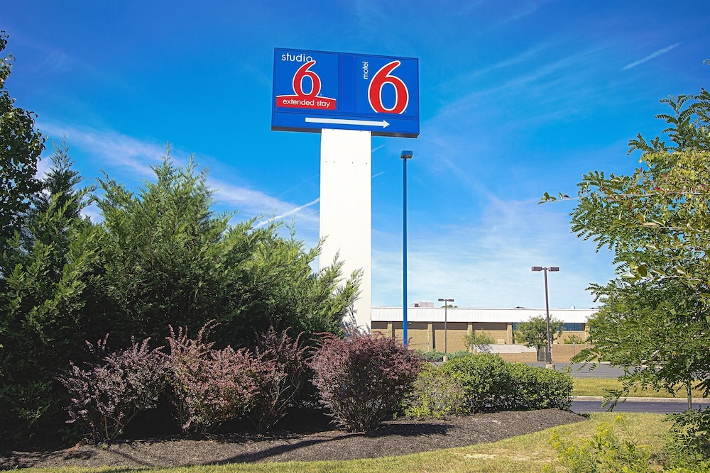 Motel6 East Brunswick, NJ 23/25