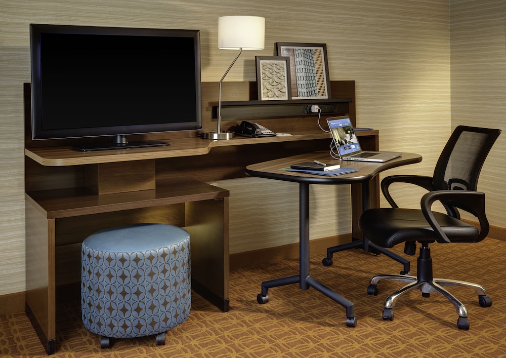 Fairfield Inn & Suites By Marriott Phoenix Tempe/Airport 46/51