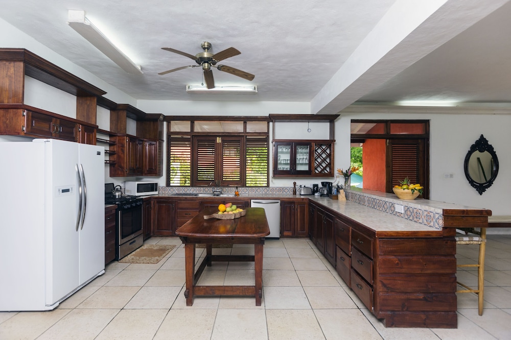 Stonefield Estate Resort 11/74