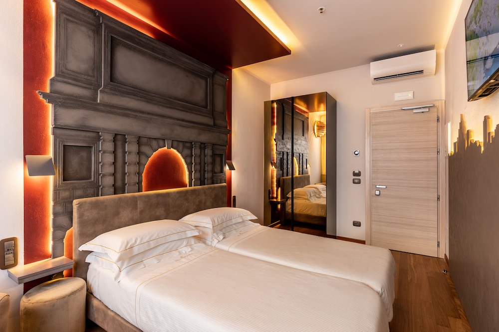 TOWER, SUPERIOR, TWIN BEDS