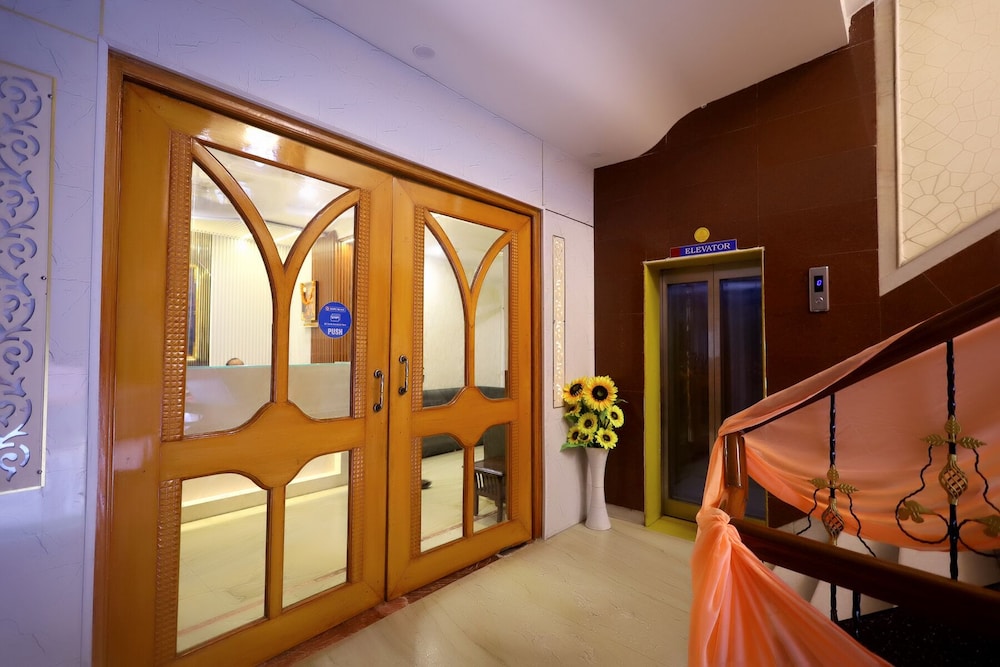 Hotel Krishna Sagar(Raj Nagar) 45/62