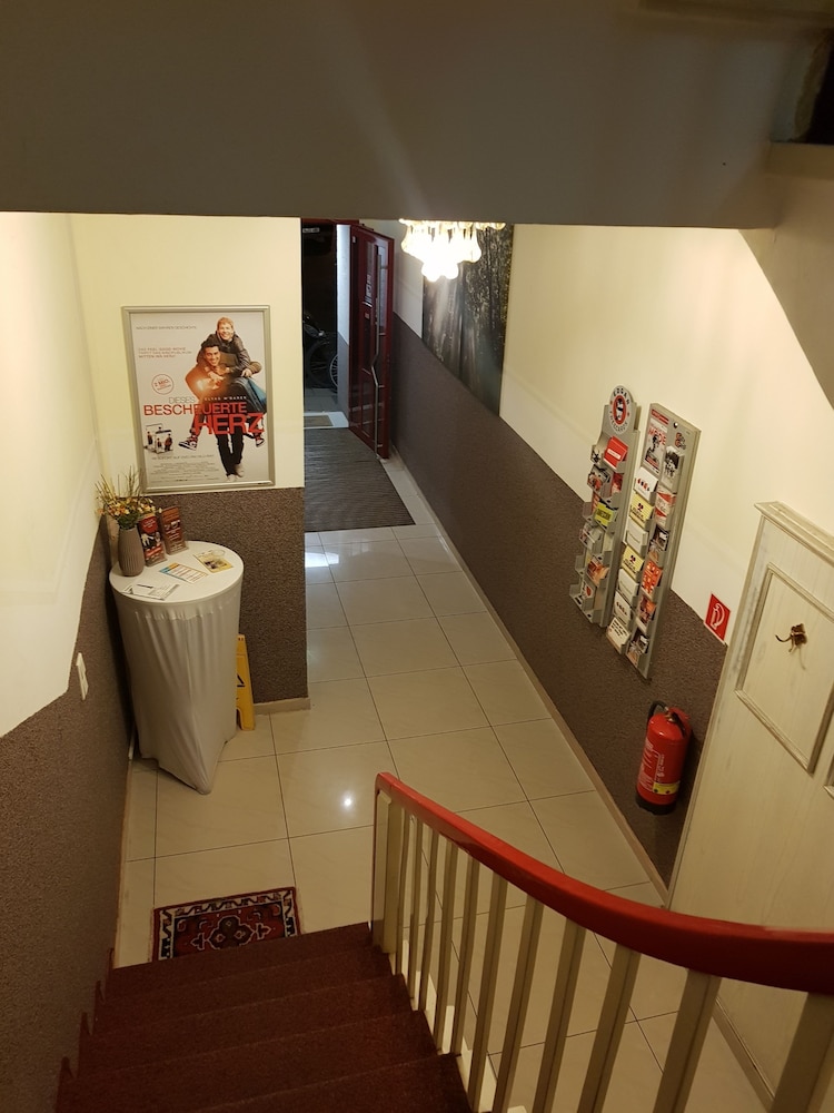 Cara Vita Hotel 7/62