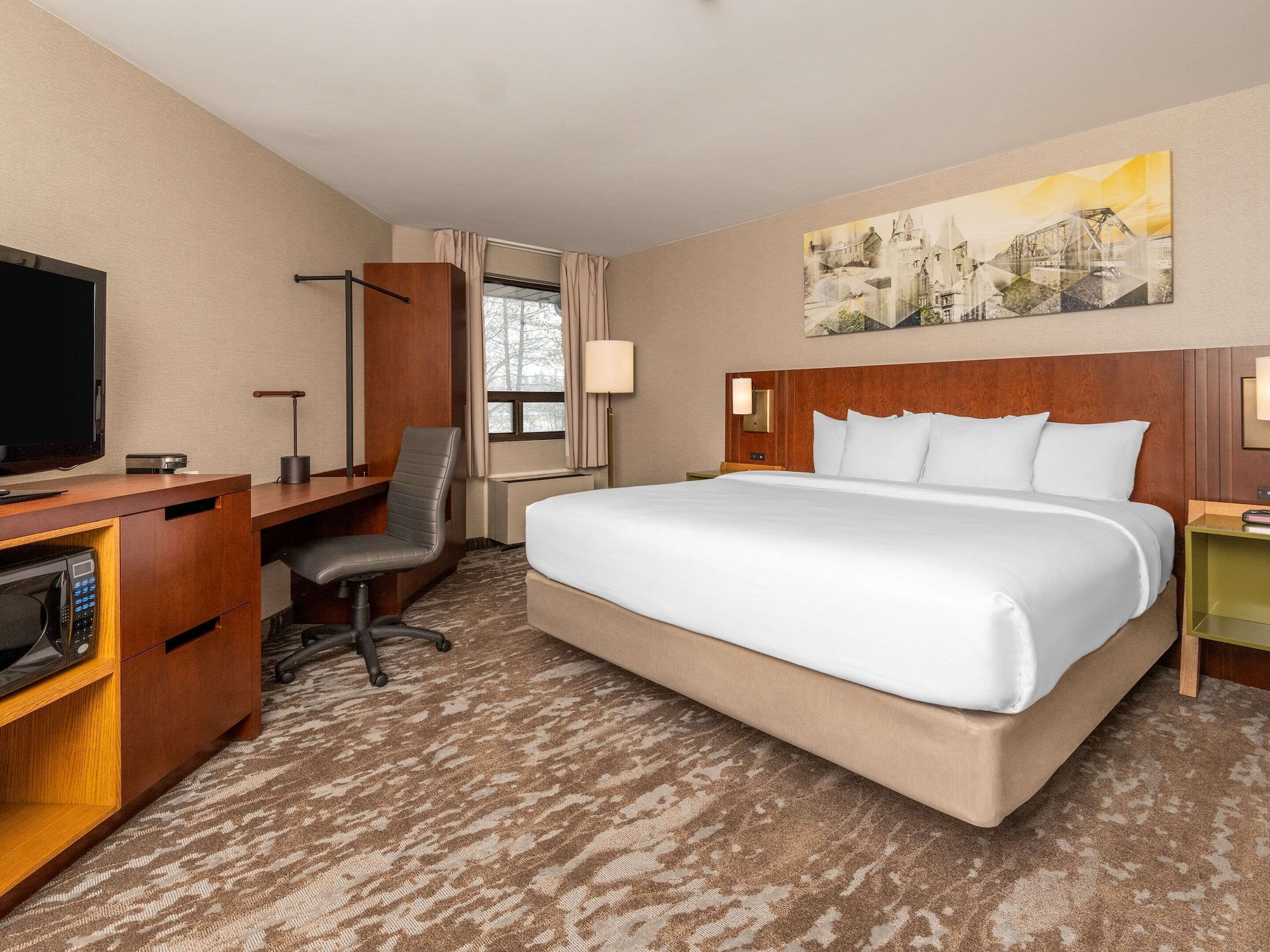 ROOM, KING BED