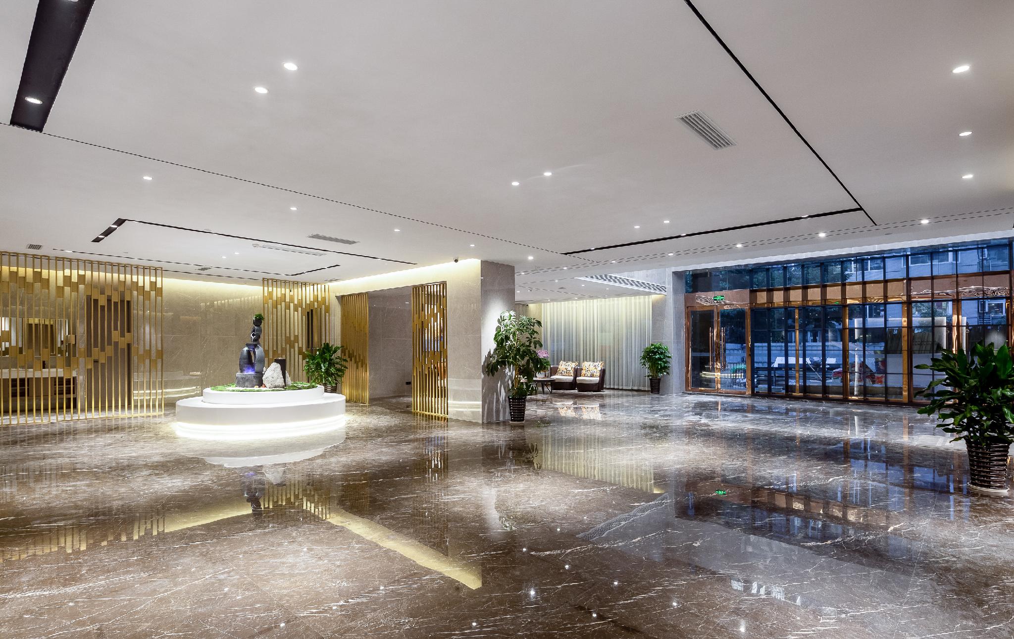 Rezen Holiday S Hotel (Chengdu South Railway Station) 5/18