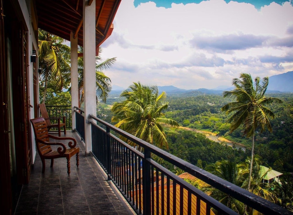 Serenity Hill Oasis 5/45