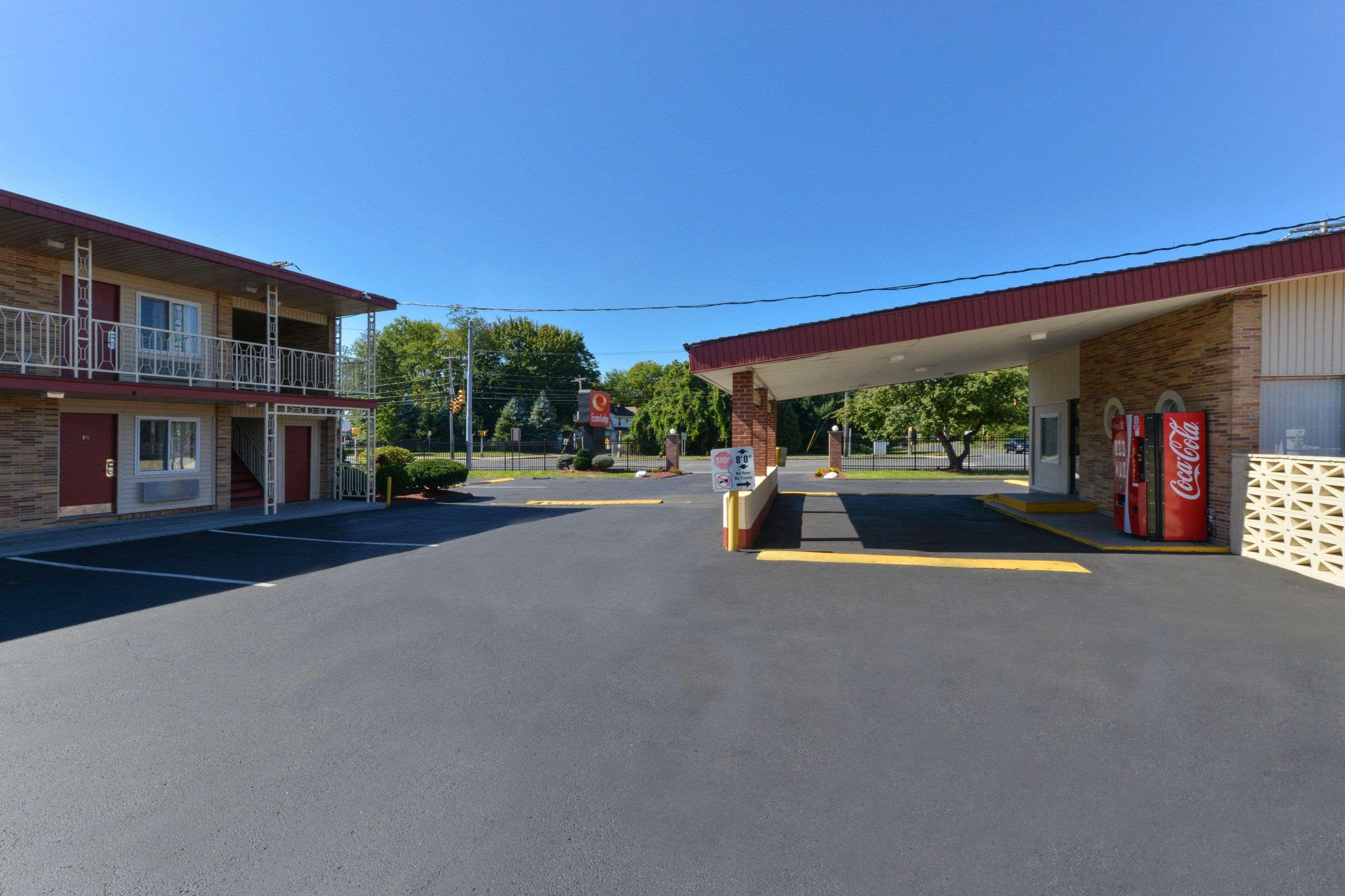 Economy Inn East Hartford CT 51/60