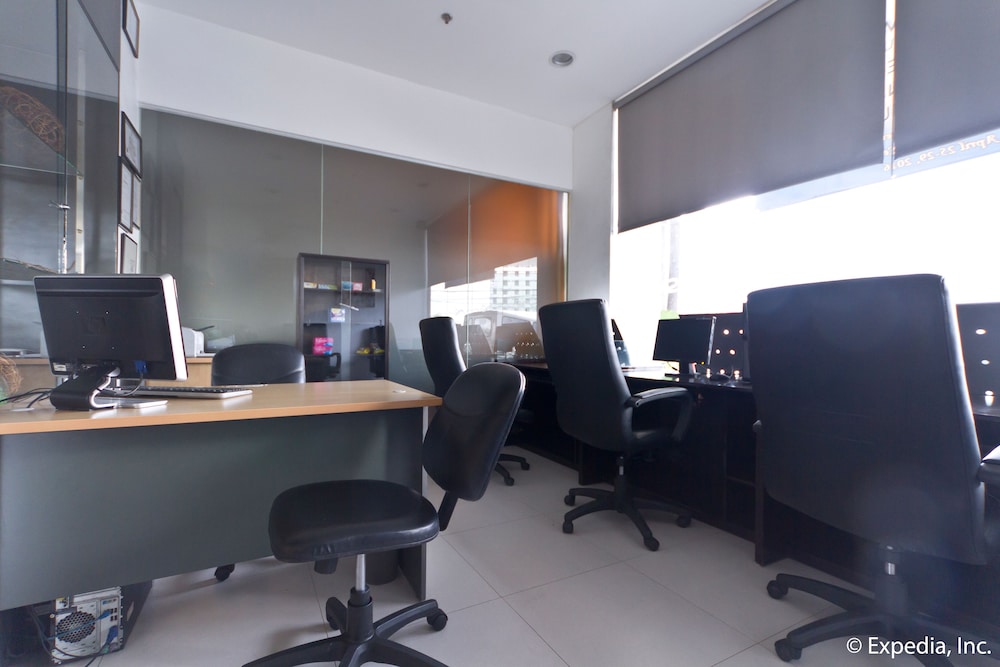 Alpa City Suites 40/50