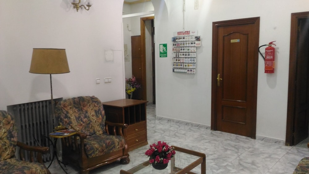 Hostal Palacios Fuencarral 58/67