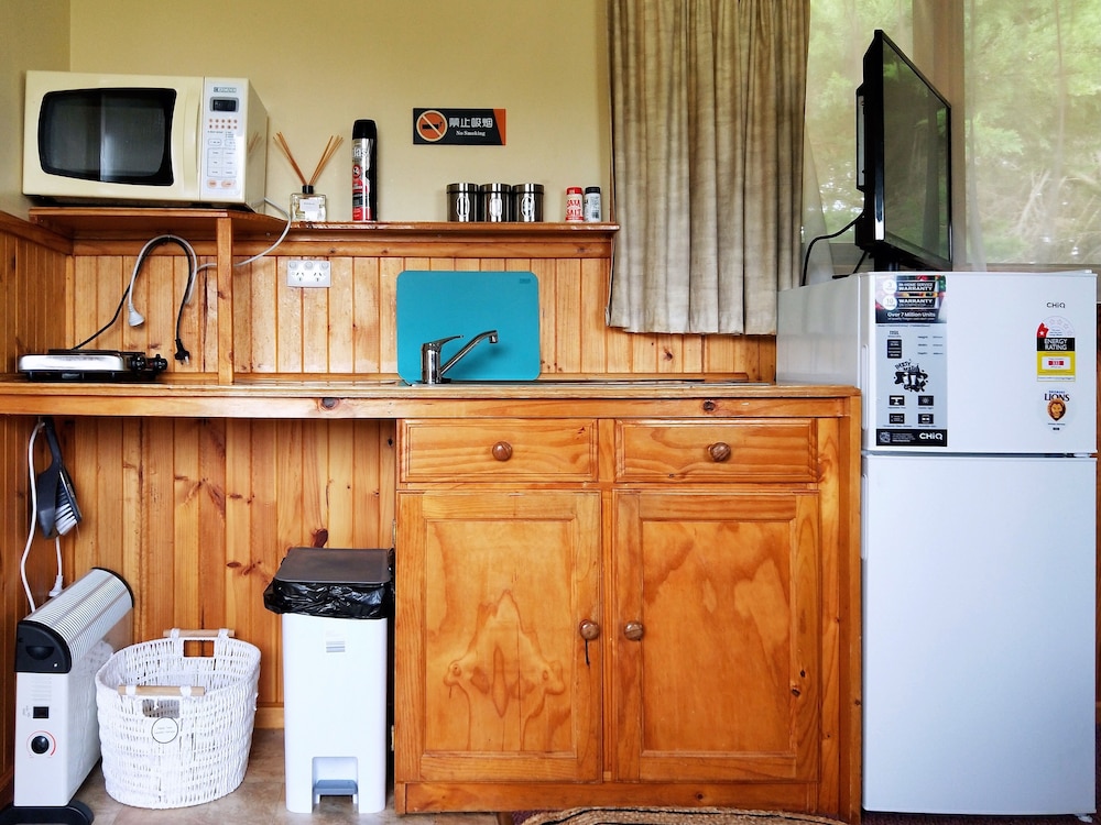 TWELVE APOSTLES MOTEL & COUNTRY RETREAT 30/50